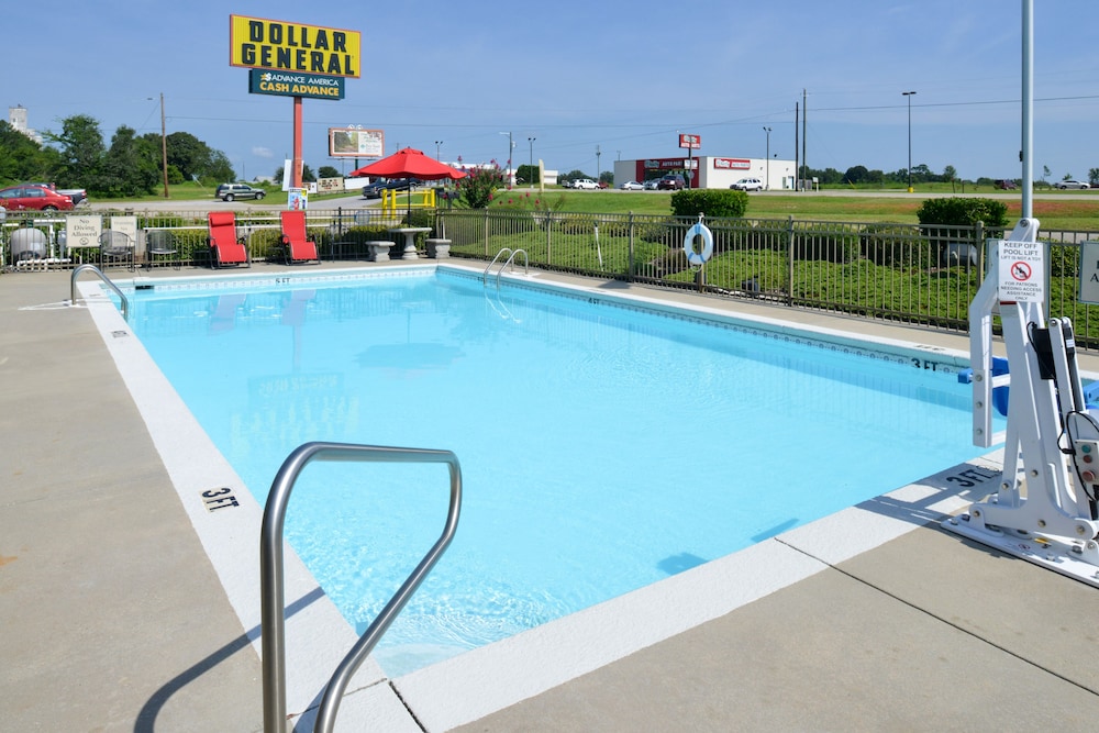 Briarwood Inn Of Geneva - photo 2