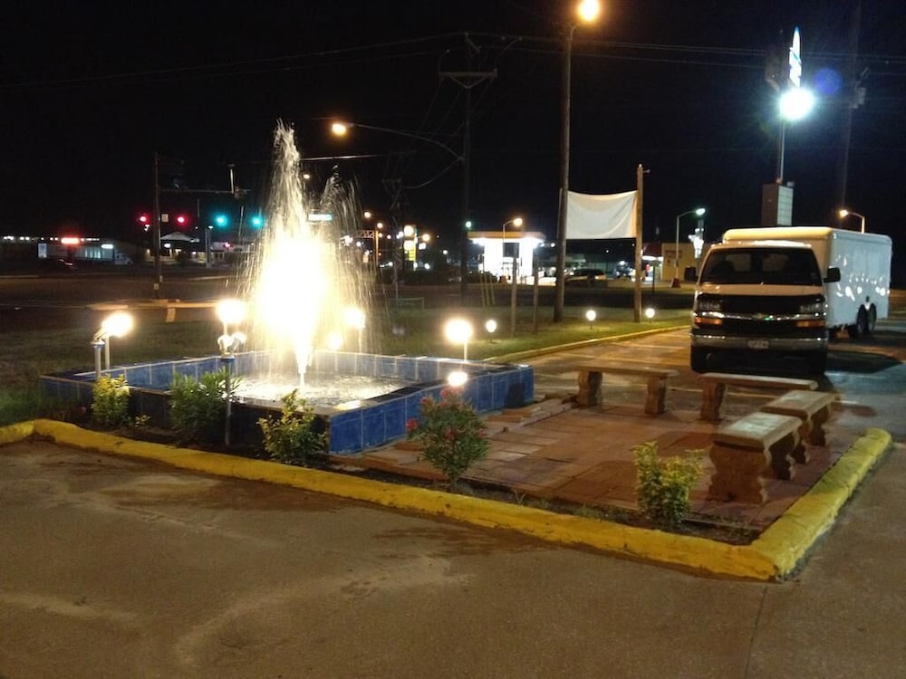 Rose City Inn & Suites - photo 28