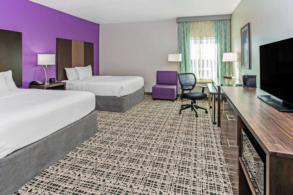 La Quinta Inn & Suites by Wyndham Lubbock South - photo 39