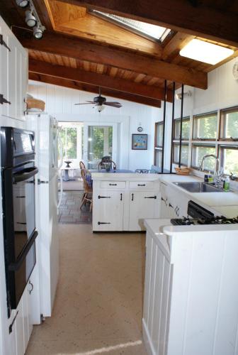 85 Sagamore Road Bourne Cape Cod Boathouse — hotel in Bourne