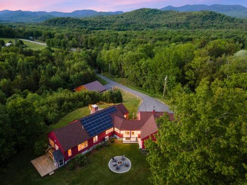 Ridgeview 70 Acre White Mountain Estate With Views — Thornton