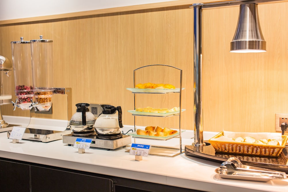 Holiday Inn Express Jiangmen Jianghai by IHG in Jiangmen, People's Republic of China