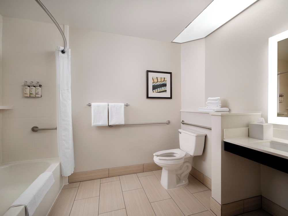 Holiday Inn Express & Suites New Orleans Airport South by IHG - photo 23