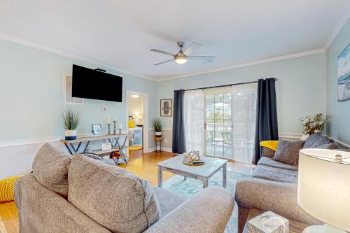 Seas the Day at Magnolia Place — 4-Star Luxury Hotel in Myrtle Beach, United States