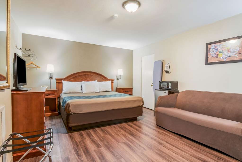 Econo Lodge Mechanicsburg Harrisburg West - photo 12