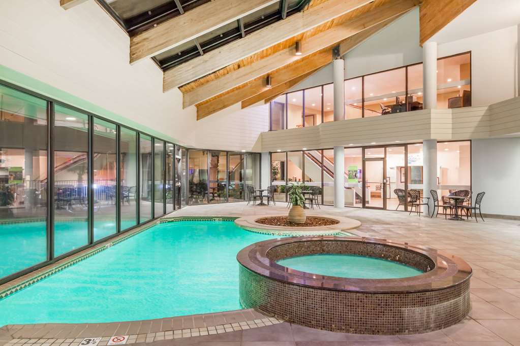 Wyndham Virginia Beach Oceanfront - photo 8