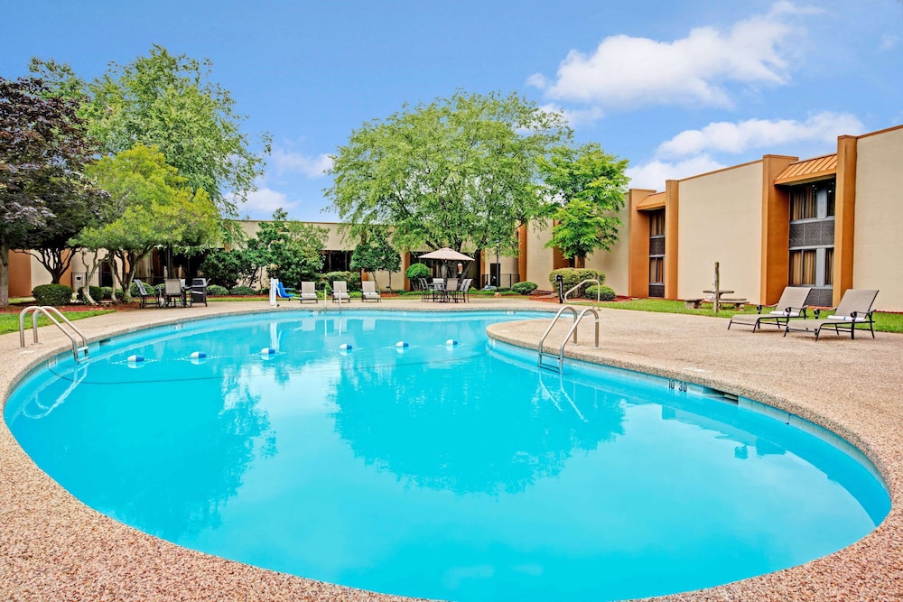 Sonesta Select Hotels Statesville - photo 16