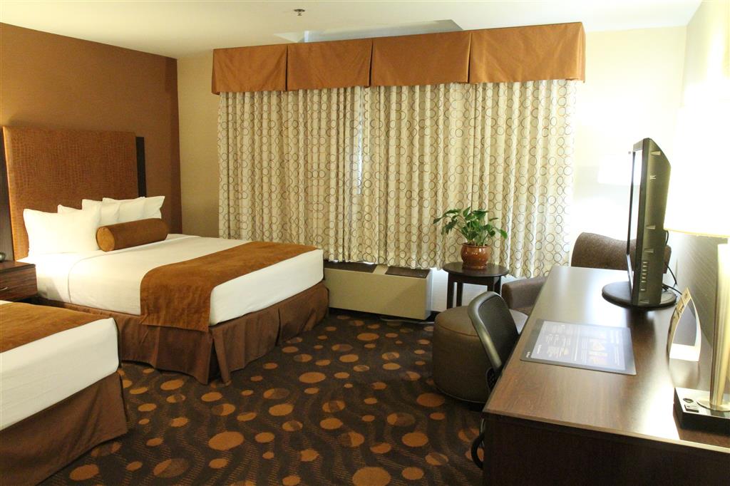 Best Western Plus Suites Hotel Coronado Island - photo 14