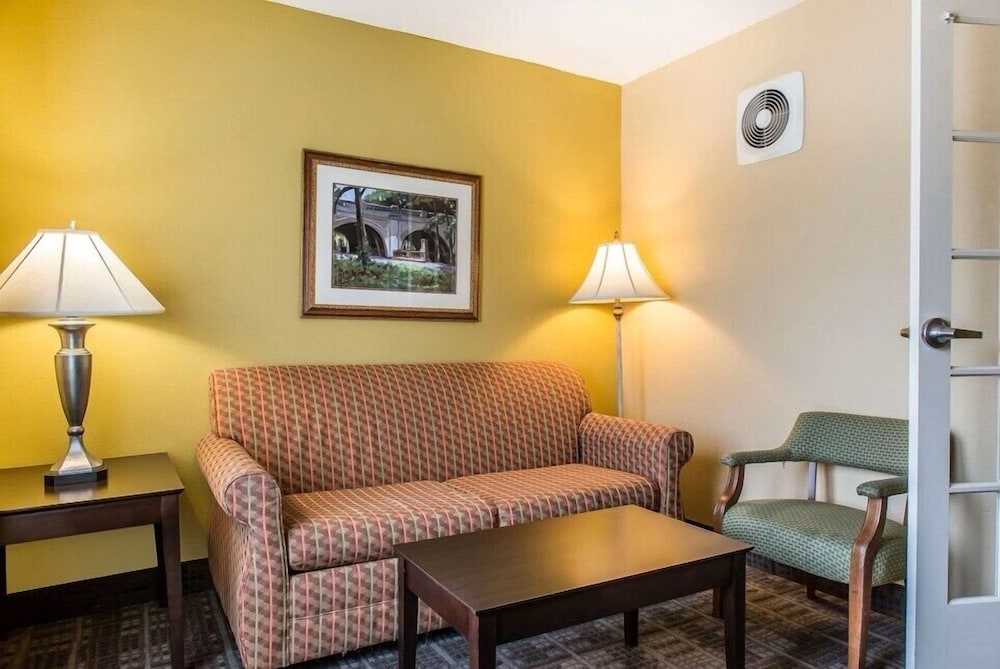Hamden Hotel & Suites - photo 12