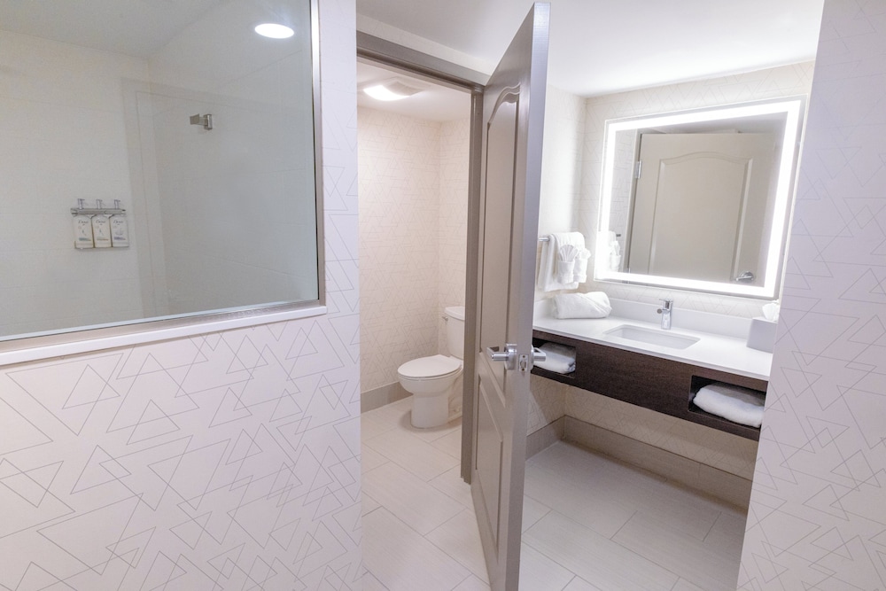 Holiday Inn Express Hotel of Neptune by IHG - photo 79