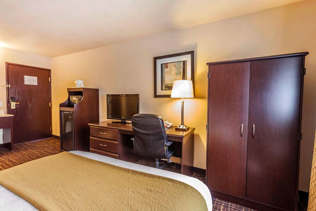 Quality Inn Near Seattle Premium Outlets - photo 13