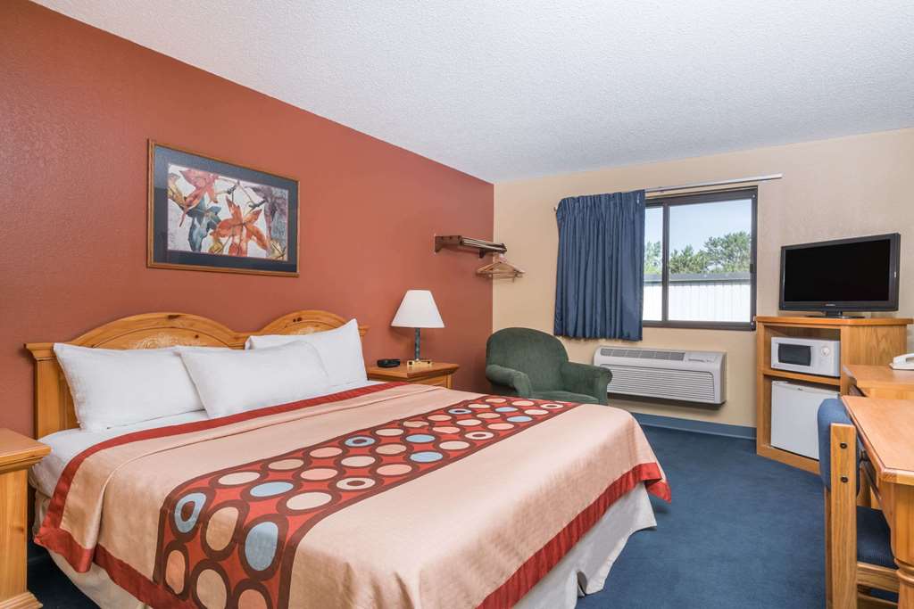 Super 8 by Wyndham Baxter Brainerd Area - photo 7