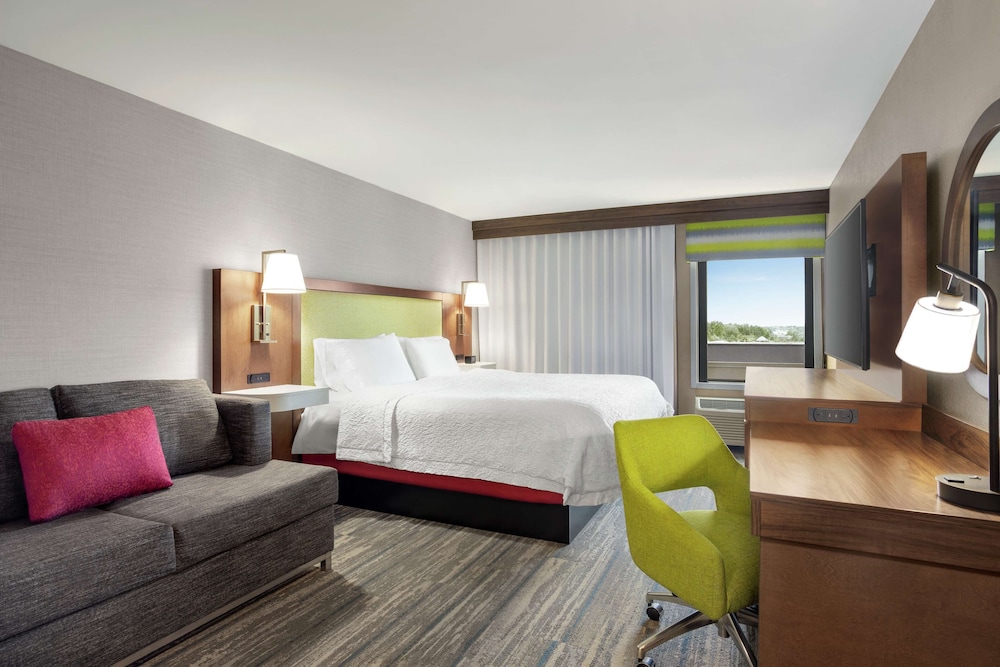 Hampton Inn Milwaukee Brookfield - photo 23