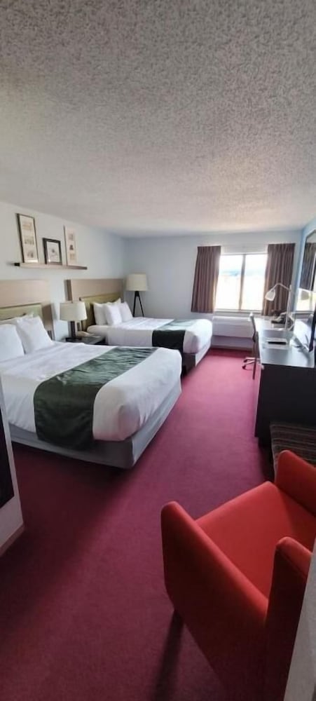 Pictured Rocks Inn & Suites — Munising — photo 2