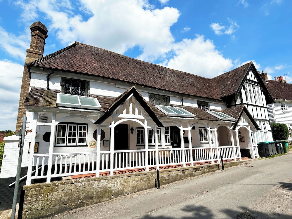 The Bear Inn - last minute hotel in Forest Row
