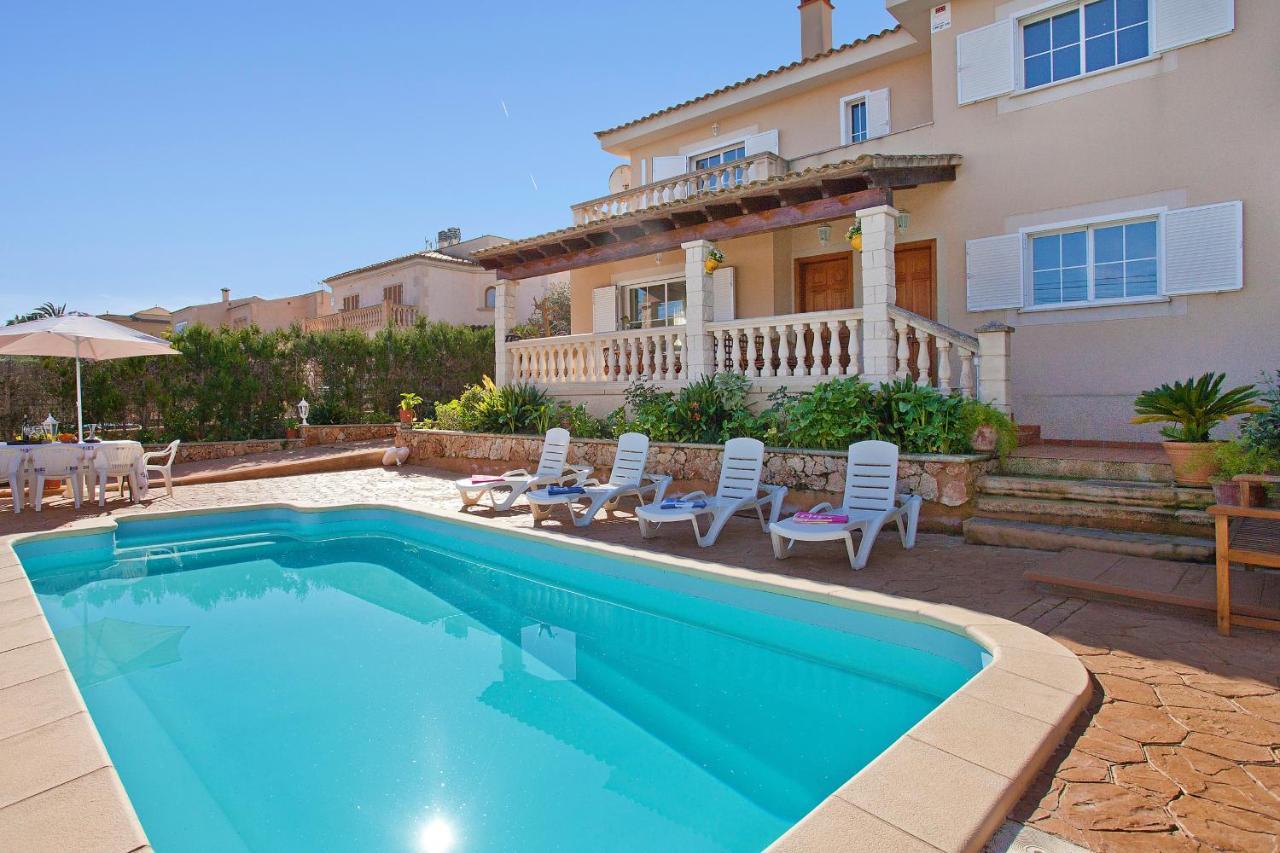 Villa las Palmeras — 4-Star Luxury Hotel in Llucmajor, Spain