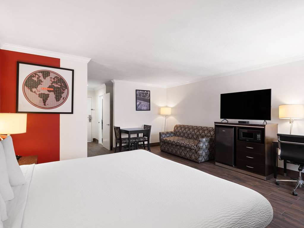 Ramada by Wyndham San Diego Poway Miramar - photo 2