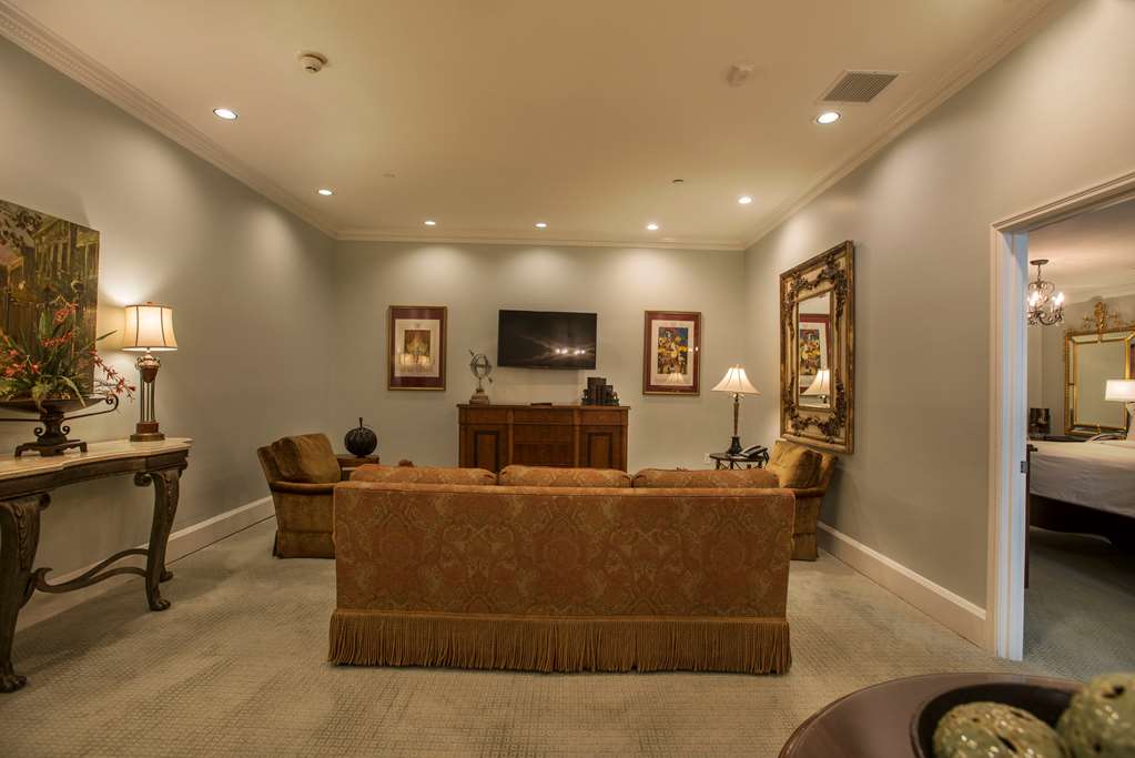 Bienville House Hotel - photo 21