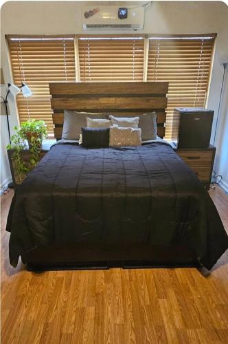 Comfy Spacious Private Room 1 with Attached Bath in Dallas, United States