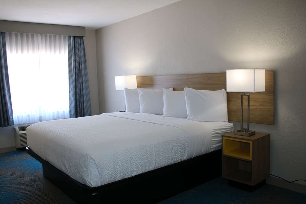Days Inn by Wyndham Waco University Area - photo 15