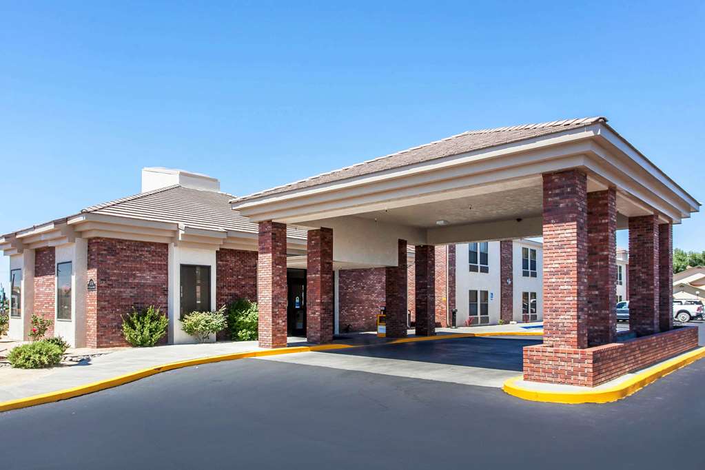 Comfort Inn & Suites Near Fallon Naval Air Station - photo 2