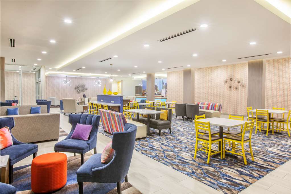 La Quinta Inn & Suites by Wyndham Dallas Duncanville - photo 9