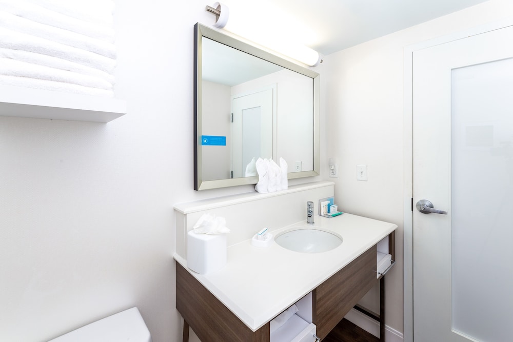 Hampton Inn Columbia I 26 Harbison Blvd. - photo 52