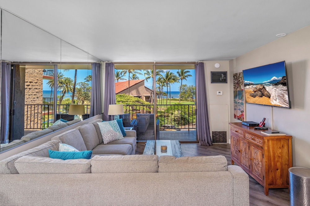 Hip Hawaiian Oceanfront Vistas — 4-Star Luxury Hotel in Kihei, United States