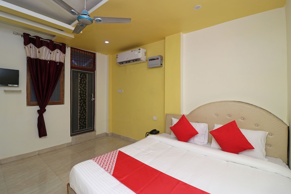 OYO 33482 Mahalakshmi Inn — hotel near Prayagraj Airport
