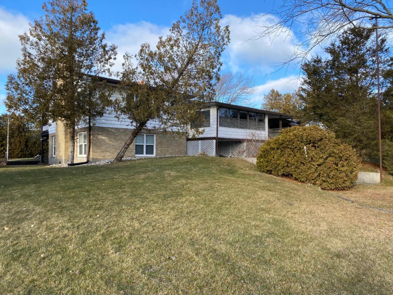 Rustic Retreat — hotel in Lambton Shores