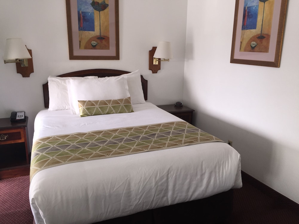 Westward Inn - photo 11