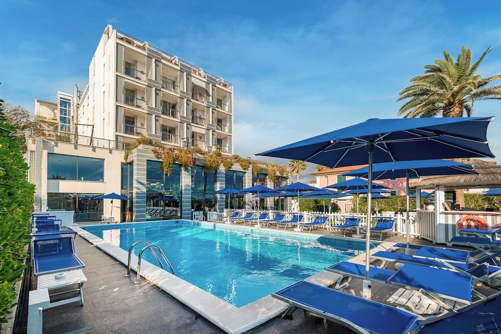 Hotel Excelsior - last minute hotel in Marina Di Massa