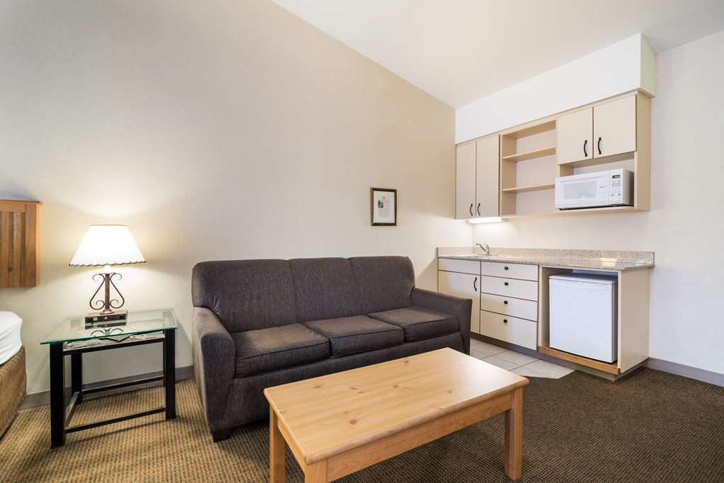Best Western Golden Spike Inn & Suites - photo 22