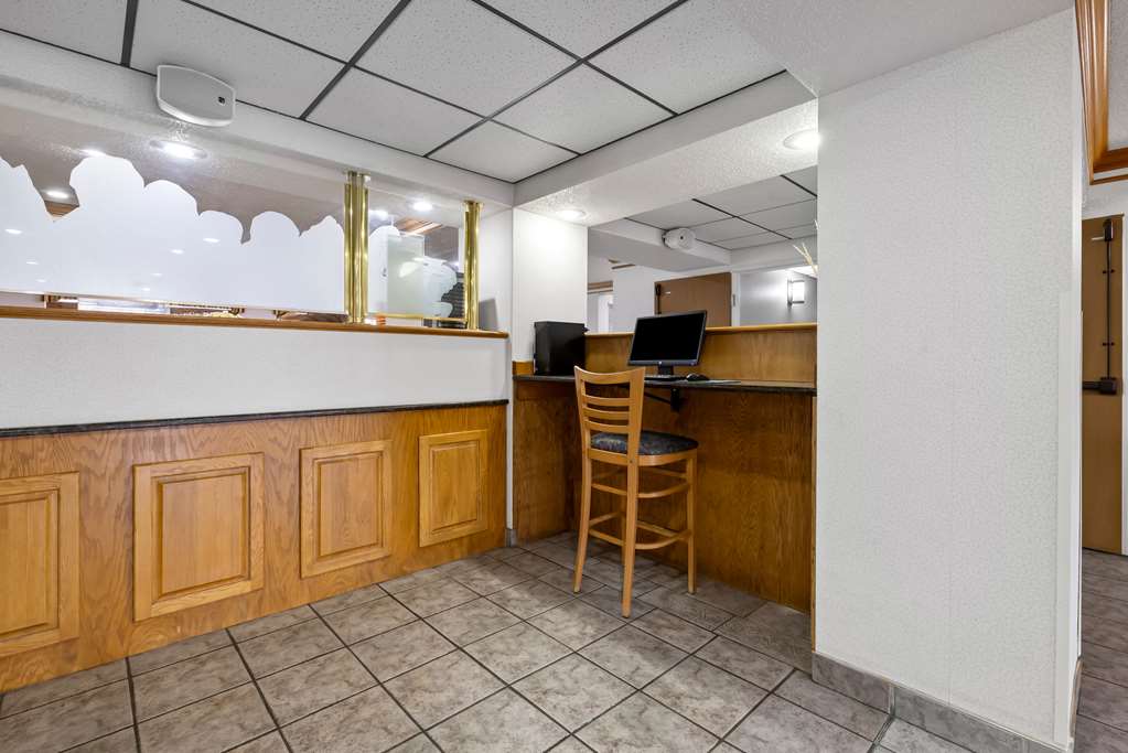 Quality Inn near Monument Health Rapid City Hospital - photo 34