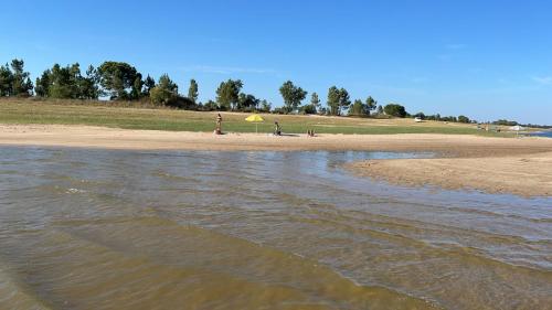 Monte na Barragem de Montargil com piscina — hotel in Montargil
