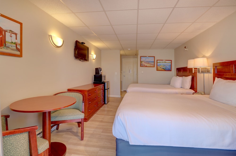 Atlantic Oceanfront Hotel - photo 10