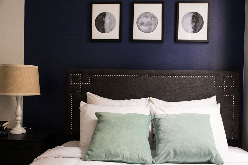 Stunning 3BR in Lake View by Sonder - photo 7