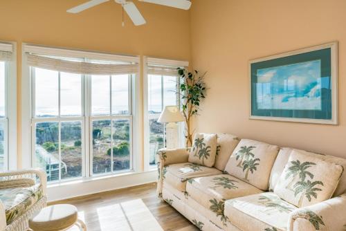 Emerald Breeze by Oak Island Accommodations - photo 20