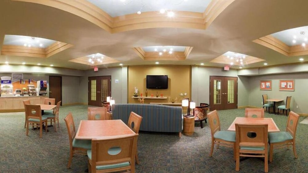 Holiday Inn Express & Suites Thornburg S. Fredericksburg by IHG - photo 33