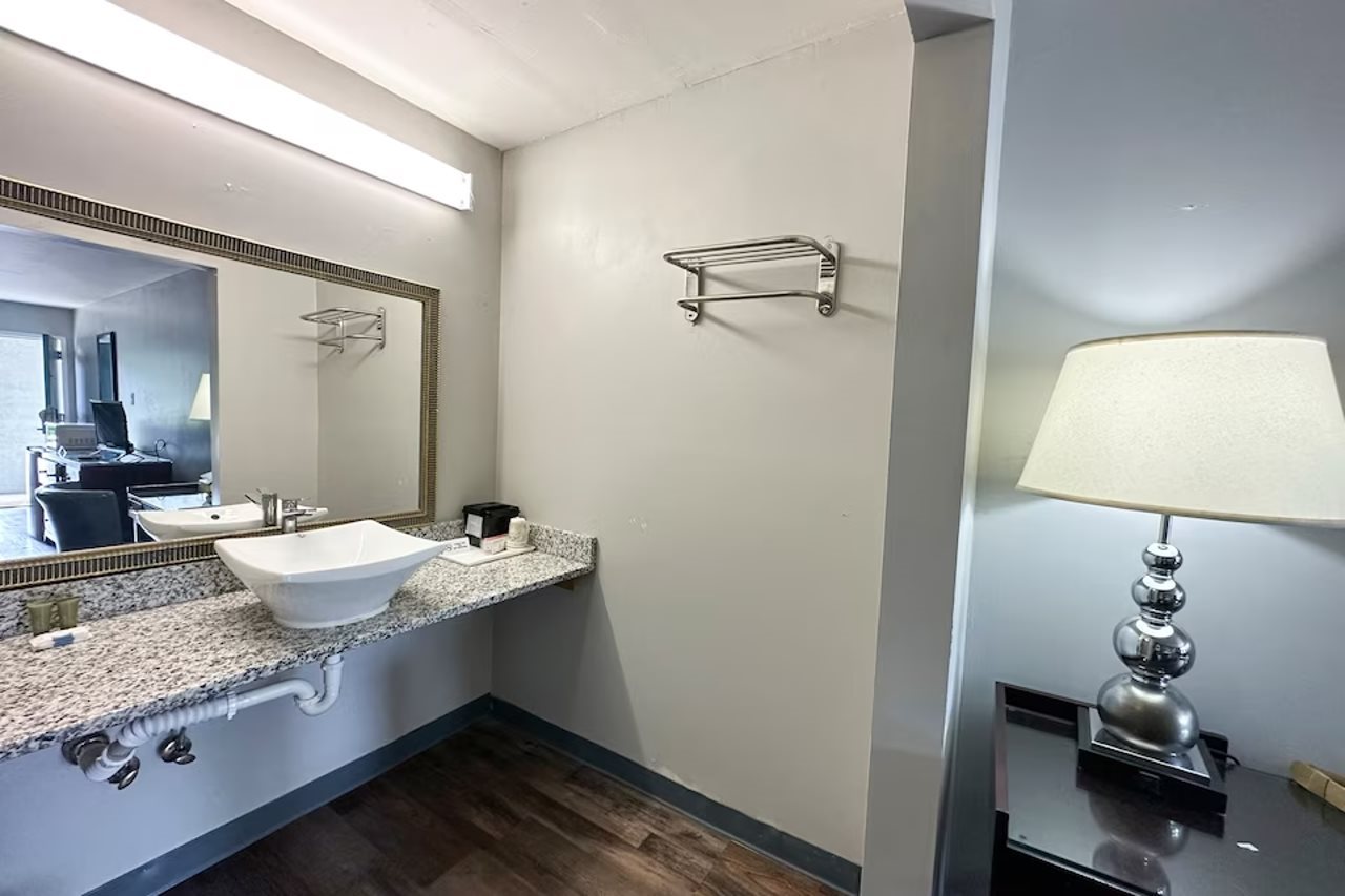 Executive Inn Ridgeway I 77 - photo 13