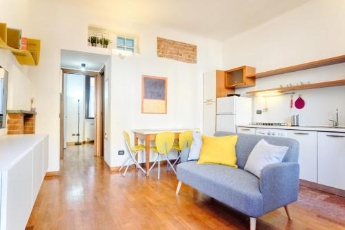 Loreto cozy One Bedroom 50 mt from M1 Pasteur Metro station — 4-Star Luxury Hotel in Milan, Italy