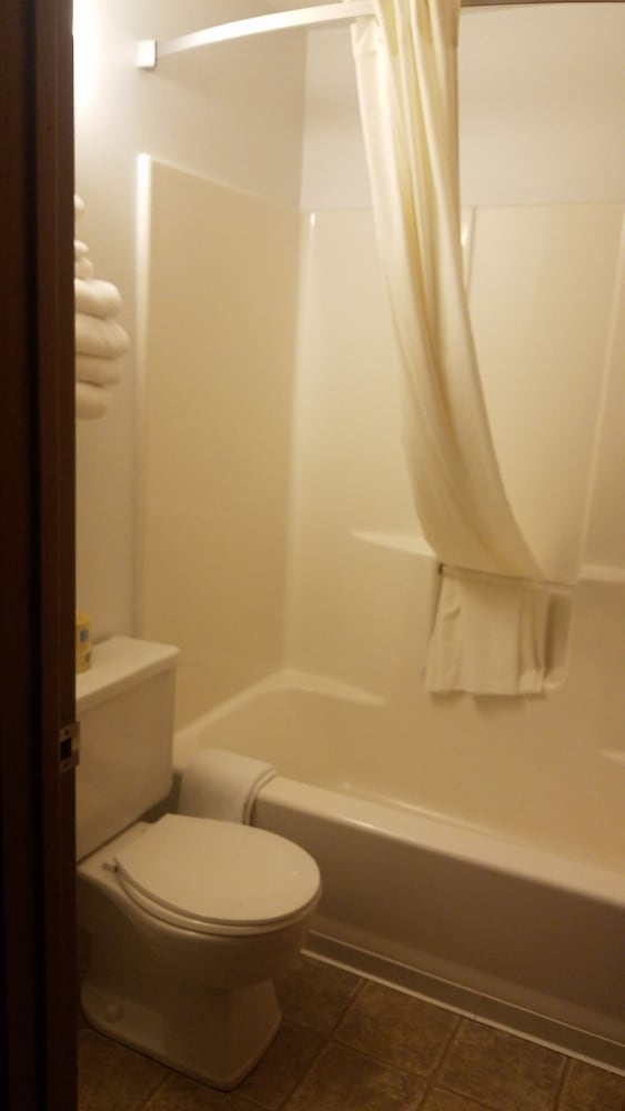 Super 8 by Wyndham Milbank SD - photo 25