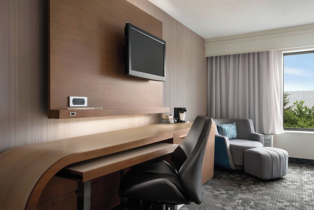 Courtyard by Marriott Dayton North - photo 8
