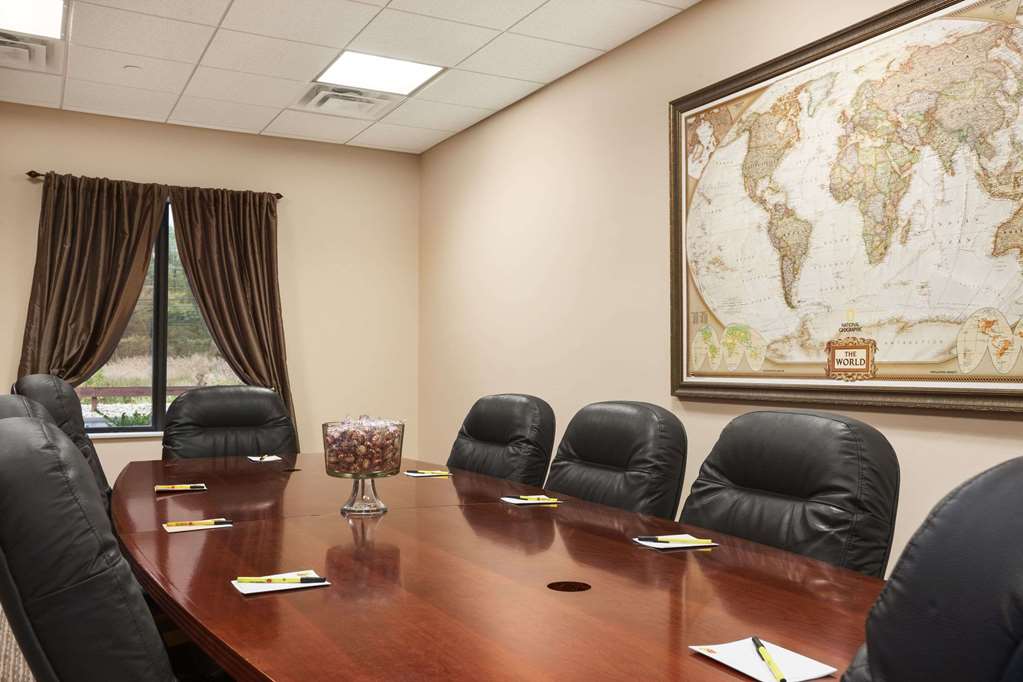 Super 8 by Wyndham Pennsville Wilmington - photo 13