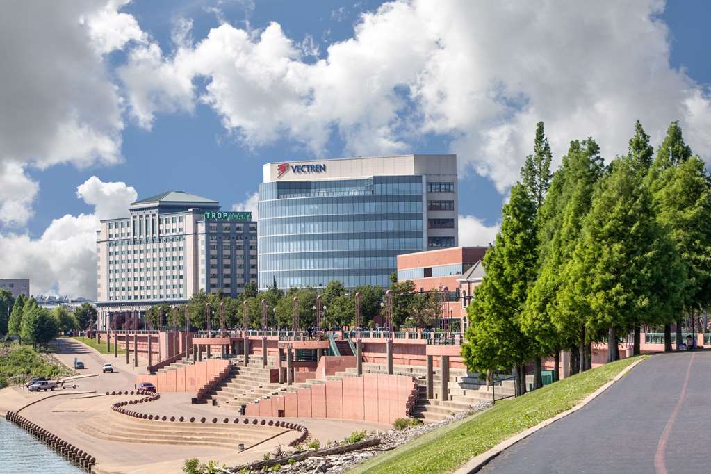 Super 8 by Wyndham Evansville East - photo 2