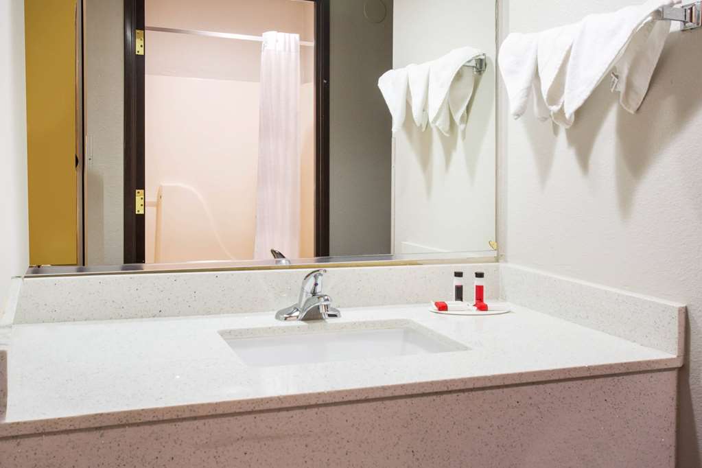 Days Inn by Wyndham Phoenix North - photo 23