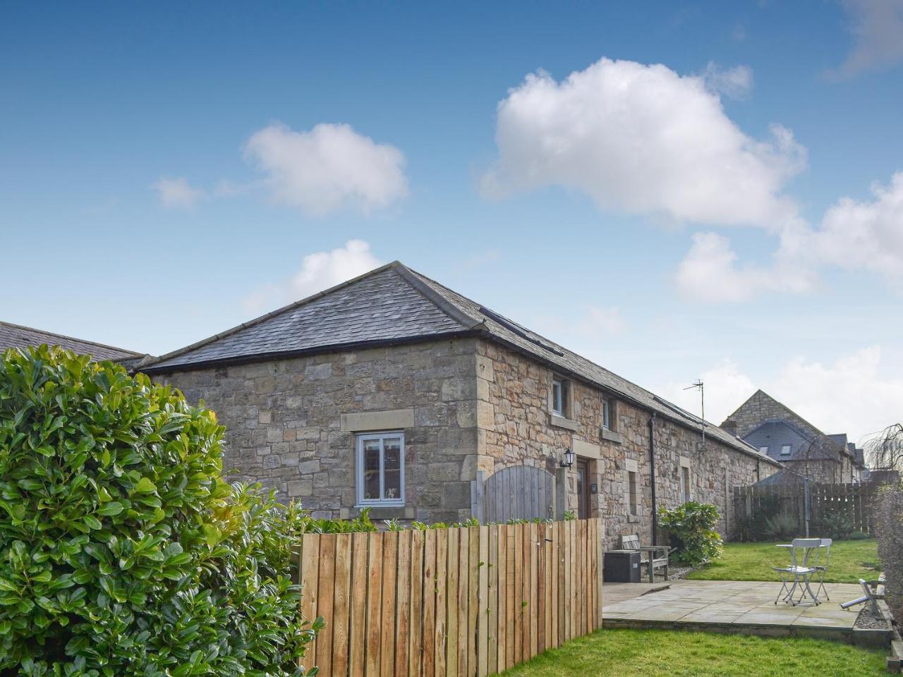 Stable Cottage — 4-Star Luxury Hotel in Alnwick, United Kingdom