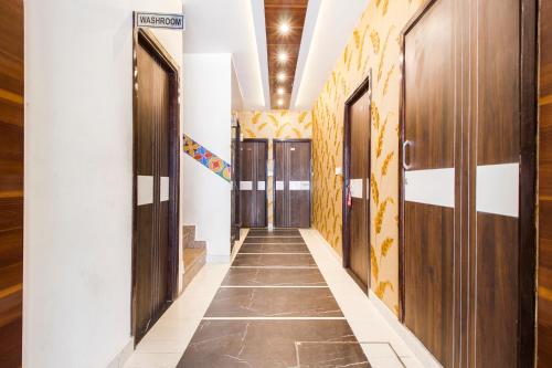 Fabhotel Royal Villa