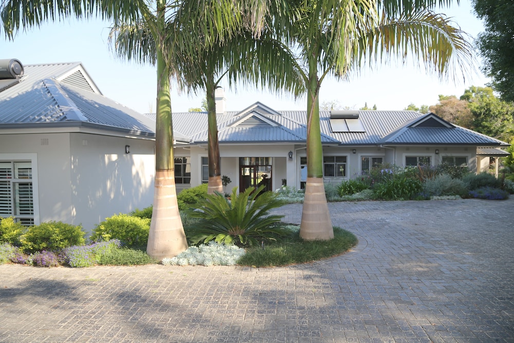 Kingsmead Guest House — 5-Star Luxury Hotel in Harare, Zimbabwe