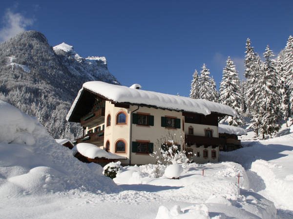 Pension Sonneck — 4-Star Luxury Hotel in Lofer, Austria